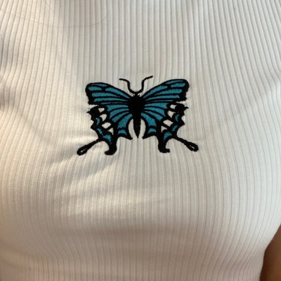 White ribbed butterfly embroidered t shirt - Picture 3 of 3